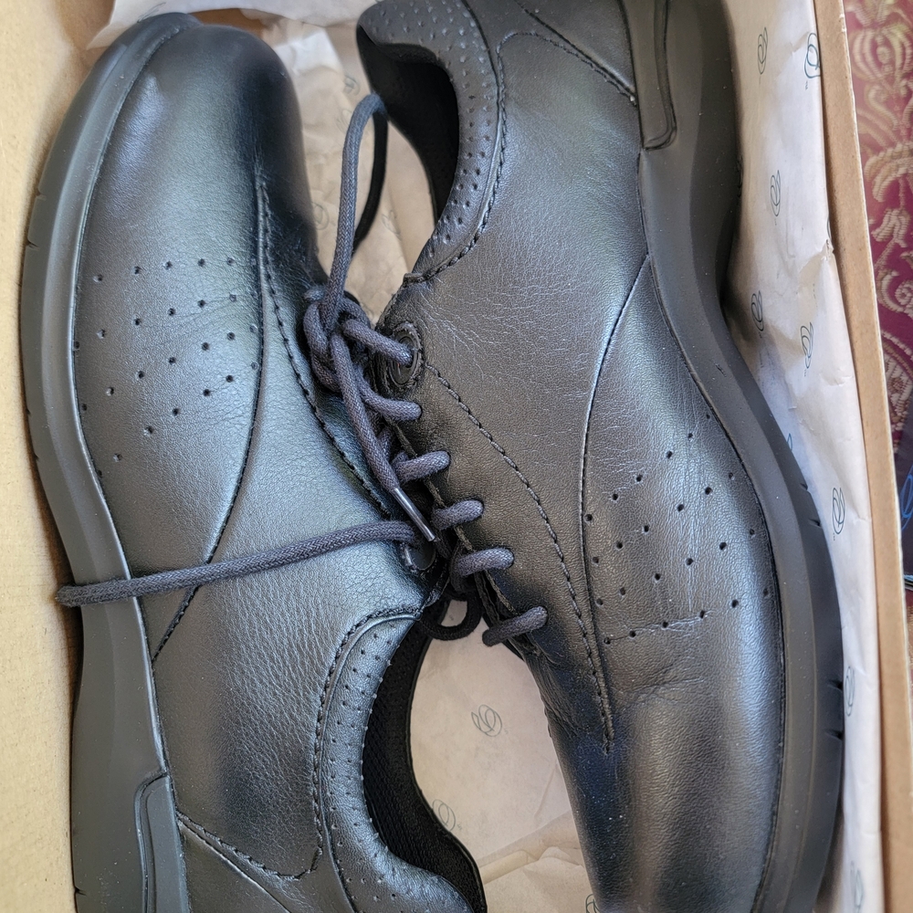 New Aravon Black Leather Athletic Shoes Size "8"